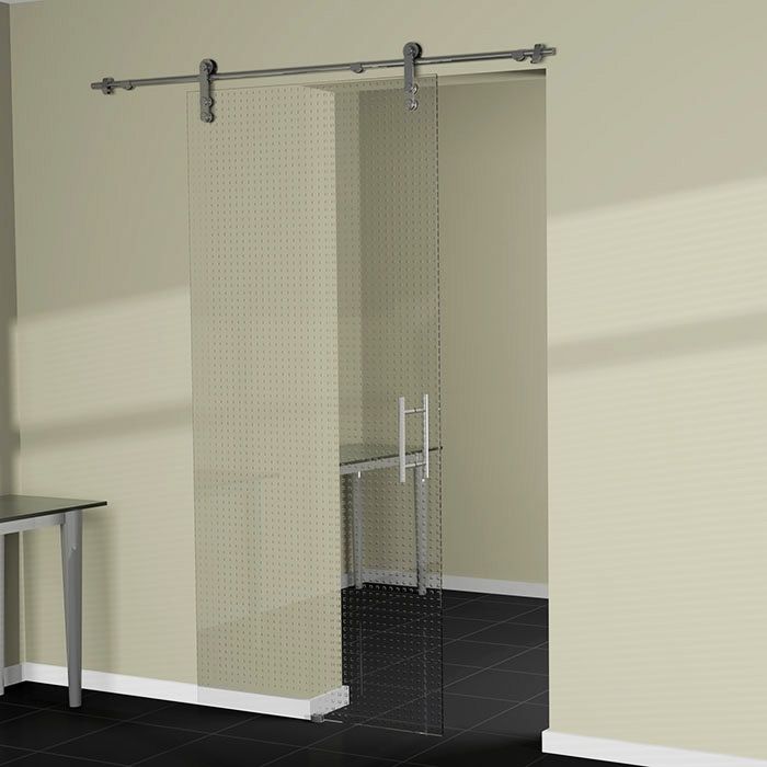 Schuifdeur met open rails van master-carre glas Schuifdeur met open rails van master-carre glas